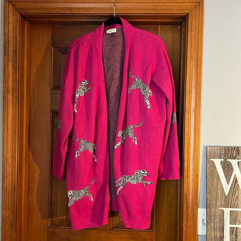 Long open front sweater with leopards